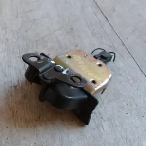 Kedvezmény HONDA ACCORD 93-96 Csomagtér ajtó zárszerkezet 5 ajtós bontott alkatrész