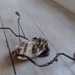 HONDA ACCORD 93-96 Jobb első ajtó zárszerkezet központizáras 5 ajtós bontott alkatrész Árengedmény