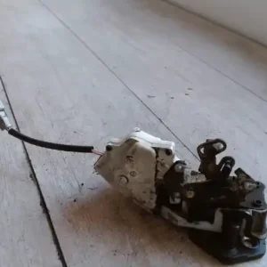 HONDA ACCORD 93-96 Jobb hátsó ajtó zárszerkezet központi záras 5 ajtós bontott alkatrész Kiárusítás