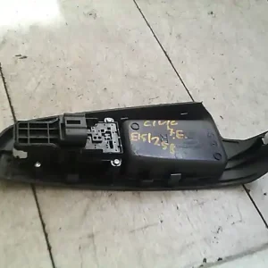 Árengedmény HONDA CIVIC 06-08 Jobb első ablakemelő kapcsoló bontott alkatrész