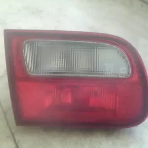 Kiárusítás HONDA CIVIC 92-96 Bal belső hátsó lámpa bontott alkatrész