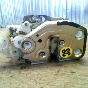 Azonnal elérhető HONDA CIVIC 96-99 Bal első ajtó zárszerkezet központi záras 3 ajtós bontott alkatrész