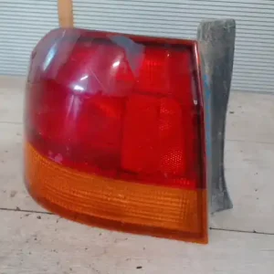Azonnal elérhető HONDA CIVIC 99- Bal külső hátsó lámpa lépcsőshátú kivitel bontott alkatrész