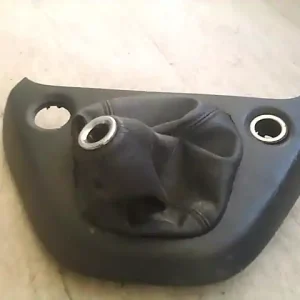 Biztonságos vásárlás HONDA Stream 2000.10.01-2006.12.31 Váltószoknya szivargyújtóval bontott alkatrész