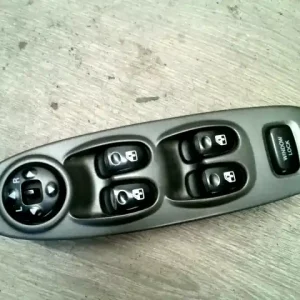 Különleges ajánlat HYUNDAI Accent 00-03 Ablakemelő és tükör állító kapcsoló bontott alkatrész