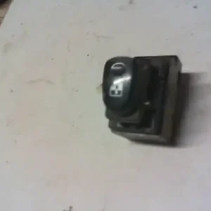 HYUNDAI ACCENT 00-03 Jobb első ablakemelő kapcsoló bontott alkatrész Szuper akció