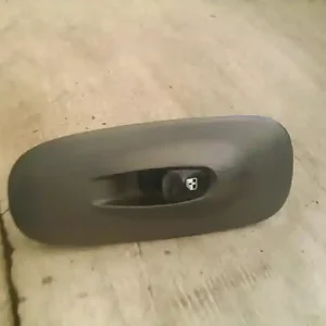 HYUNDAI Accent 00-03 Jobb első ablakemelő kapcsoló bontott alkatrész Rendeld meg most