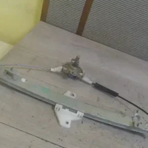 Bestseller HYUNDAI Accent 00-03 Jobb hátsó ablakemelő szerkezet mechanikus 5 ajtós bontott alkatrész