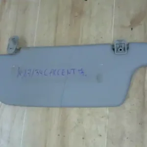 Rendeld meg most HYUNDAI ACCENT 00-03 Jobb napellenző bontott alkatrész