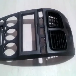 Különleges ajánlat HYUNDAI Accent 00-03 Középkonzol keret 1.5d bontott alkatrész