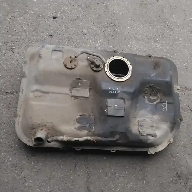 Outlet HYUNDAI Accent 00-03 üzemanyagtank 1.5 d bontott alkatrész