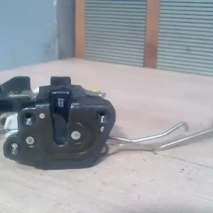 Azonnali szállítás HYUNDAI ACCENT 03-06 Jobb első ajtó zárszerkezet mechanikus 4 ajtós bontott alkatrész