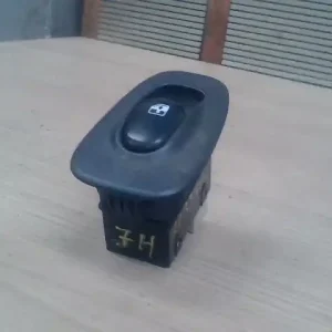 Vedd meg online HYUNDAI ACCENT 03-06 Jobb hátsó ablakemelő kapcsoló bontott alkatrész