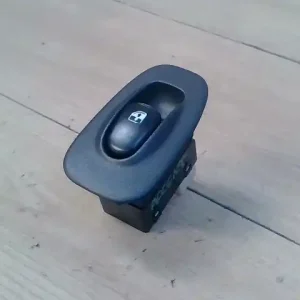 Exkluzív ajánlat HYUNDAI ACCENT 03-06 Jobb hátsó ablakemelő kapcsoló bontott alkatrész