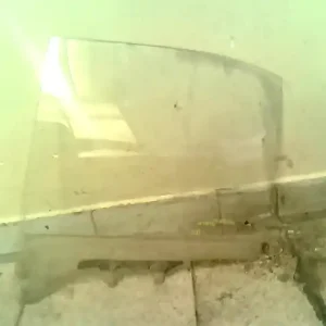 Vásárlói kedvenc HYUNDAI ACCENT 94-97 Bal hátsó ajtóüveg bontott alkatrész