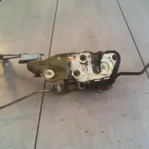 Bestseller HYUNDAI ACCENT 94-97 Jobb első ajtó zárszerkezet központizáras bontott alkatrész