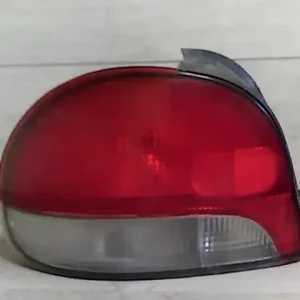 HYUNDAI ACCENT 97-00 Bal hátsó lámpa 4 ajtós bontott alkatrész Legjobb ár