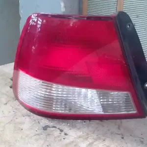 Alacsony ár HYUNDAI ACCENT 97-00 Bal hátsó lámpa 5 ajtós bontott alkatrész
