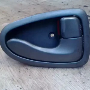 HYUNDAI ACCENT 97-00 Jobb első belső kilincs bontott alkatrész Alacsony ár