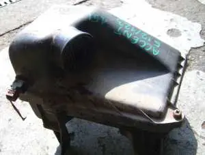 Végkiárusítás HYUNDAI ACCENT 97-00 Légszűrőház bontott alkatrész