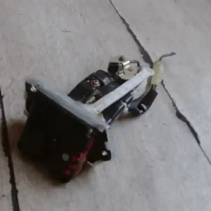 Gyors kiszállítás SUZUKI WagonR+ Csomagtér ajtó zárszerkezet bontott alkatrész