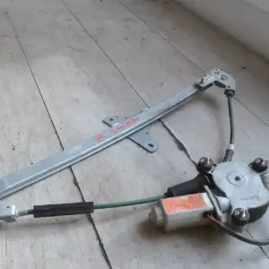 SUZUKI WagonR+ Jobb első ablakemelő szerkezet elektromos bontott alkatrész Csak ma