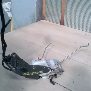 Utolsó esély SUZUKI WagonR+ Jobb első ajtó zárszerkezet központizáras 5 ajtós bontott alkatrész