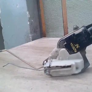 SUZUKI WagonR+ Jobb első ajtó zárszerkezet központizáras 5 ajtós bontott alkatrész Biztonságos vásárlás