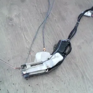 Biztonságos vásárlás SUZUKI WagonR+ Jobb első ajtó zárszerkezet központizáras 5 ajtós bontott alkatrész