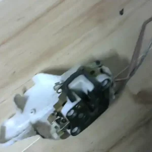 Ne maradj le SUZUKI WagonR+ Jobb első ajtó zárszerkezet mechanikus bontott alkatrész