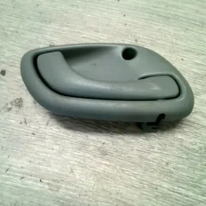 Bestseller SUZUKI WagonR+ Jobb első belső kilincs bontott alkatrész