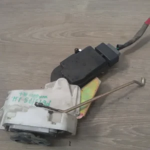 Újdonság SUZUKI WagonR+ Jobb hátsó ajtó zárszerkezet központi záras központizárasbontott alkatrész