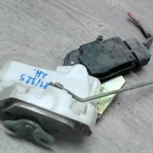 Szuper akció SUZUKI WagonR+ Jobb hátsó ajtó zárszerkezet központi záras bontott alkatrész