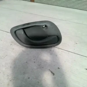 Kiárusítás SUZUKI WagonR+ Jobb hátsó belső kilincs bontott alkatrész