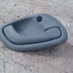 Vedd meg most SUZUKI WagonR+ Jobb hátsó belső kilincs bontott alkatrész