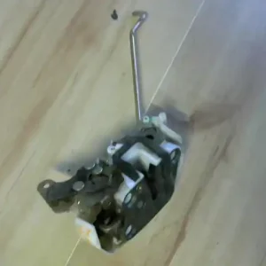 Expressz kézbesítés SUZUKI WagonR+ Jobb tolóajtó zárszerkezet bontott alkatrész