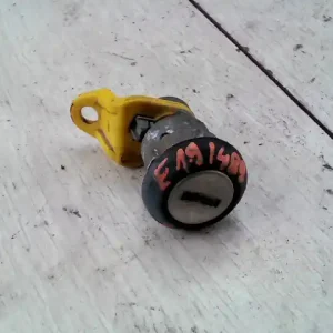 TATA INDICA Csomagtérajtó dugózár bontott alkatrész Expressz szállítás