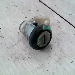 Csak ma TATA INDICA Bal első ajtó dugózárkulcs nélkül bontott alkatrész