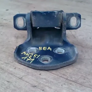 TATA TELCOLINE Bal első alsó ajtózsanér pick up bontott alkatrész Ingyenes szállítás