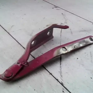 Azonnal elérhető TATA INDICA Motorháztető jobb zsanérbontott alkatrész