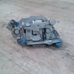 TATA TELCOLINE Jobb első ajtó zárszerkezet mechanikus pick up bontott alkatrész Vedd meg online