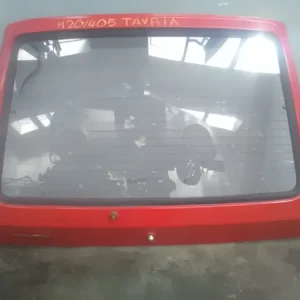 Bestseller TAVRIA 1102 Csomagtérajtó. piros 3 ajtós bontott alkatrész