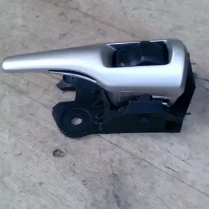 Újdonság TOYOTA Auris 2007.03.01-2010.02.28 Jobb első belső kilincs 5 ajtós bontott alkatrész