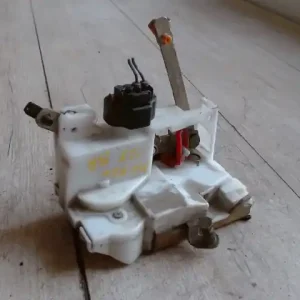 Újdonság TOYOTA AVENSIS 01-03 Bal hátsó ajtó zárszerkezet központi záras bontott alkatrész