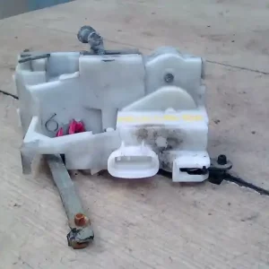 Biztonságos vásárlás TOYOTA AVENSIS 01-03 Bal hátsó ajtó zárszerkezet központi záras 4 ajtós bontott alkatrész