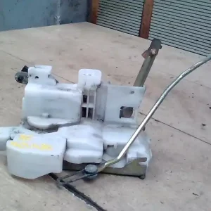 Expressz szállítás TOYOTA AVENSIS 01-03 Bal első ajtó zárszerkezet központi záras 4 ajtós bontott alkatrész