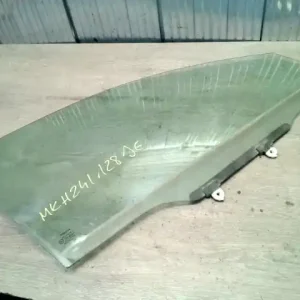 Exkluzív ajánlat TOYOTA AVENSIS 01-03 Jobb első ajtóüveg 5 ajtós bontott alkatrész