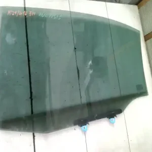 Vedd meg online TOYOTA AVENSIS 01-03 Jobb hátsó ajtóüveg 4 ajtós bontott alkatrész