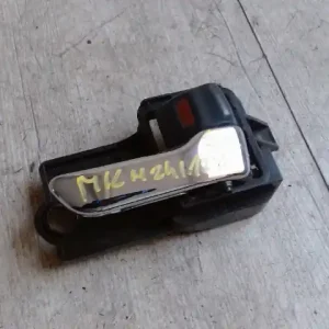 Csak ma TOYOTA AVENSIS 01-03 Jobb hátsó belső kilincs bontott alkatrész