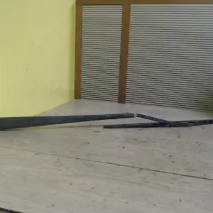 Különleges ajánlat TOYOTA AVENSIS 03-07 Ablaktörlő kar jobb első bontott alkatrész